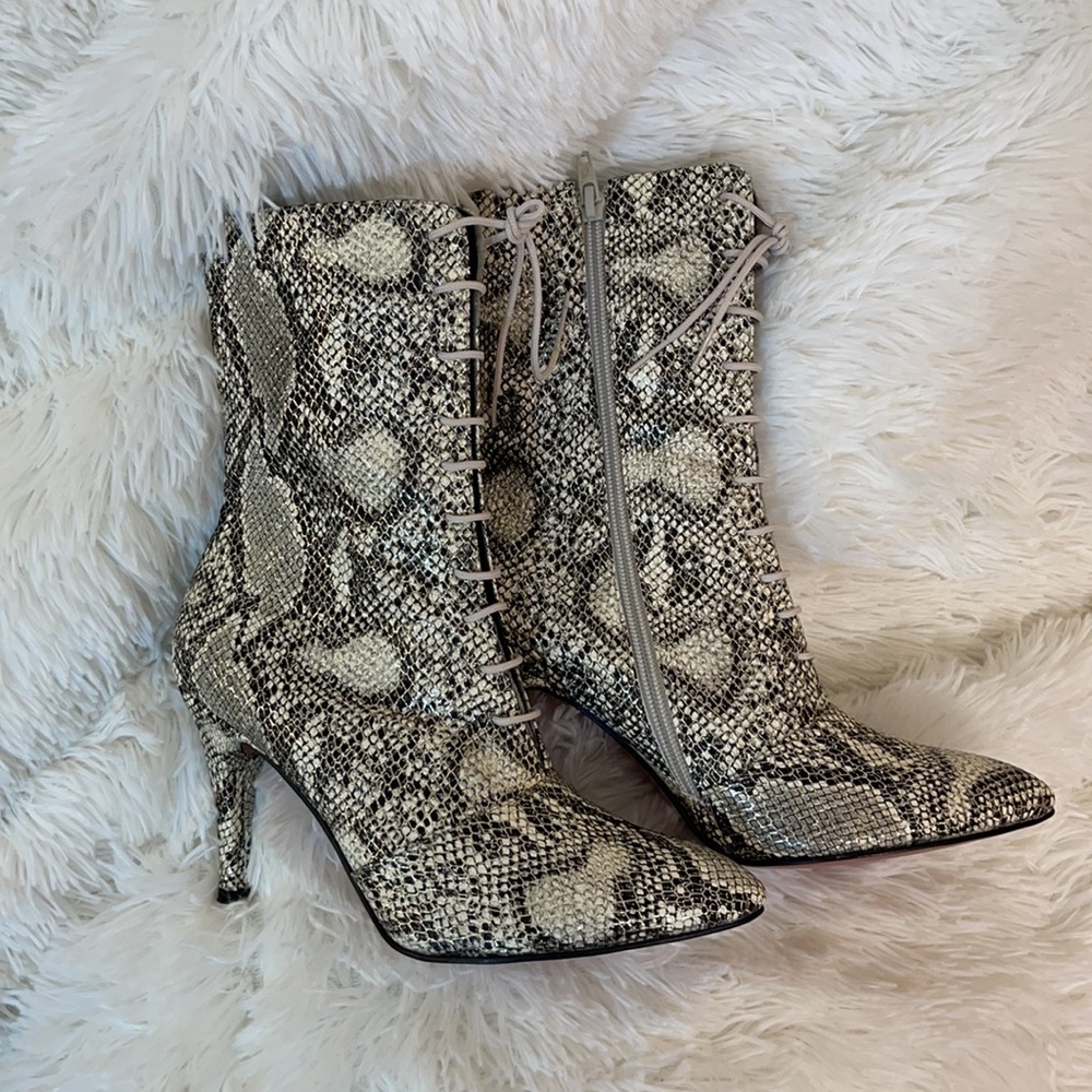 ❗️SOLD❗️Python Print Booties New